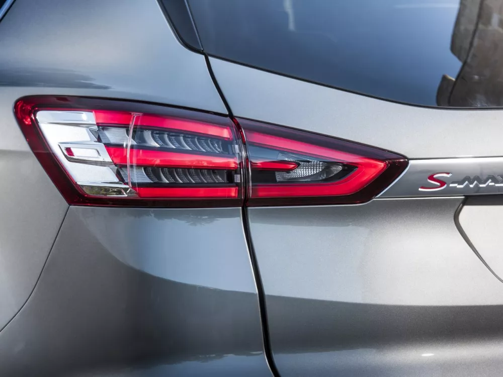 Автомобиль Ford S-MAX II Минивэн