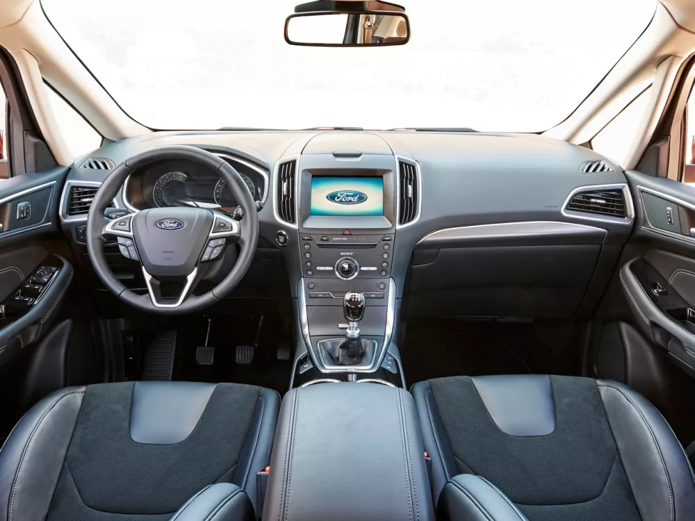 Автомобиль Ford S-MAX II Минивэн