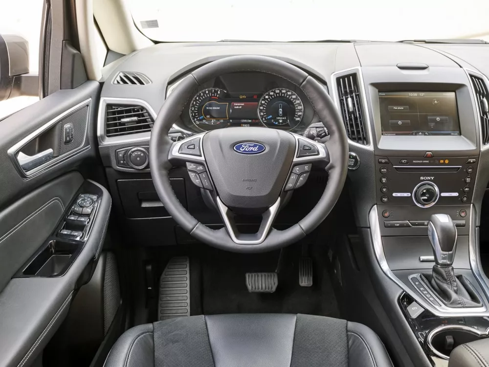 Автомобиль Ford S-MAX II Минивэн