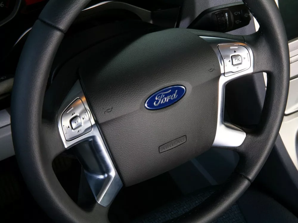 Автомобиль Ford S-MAX I Минивэн