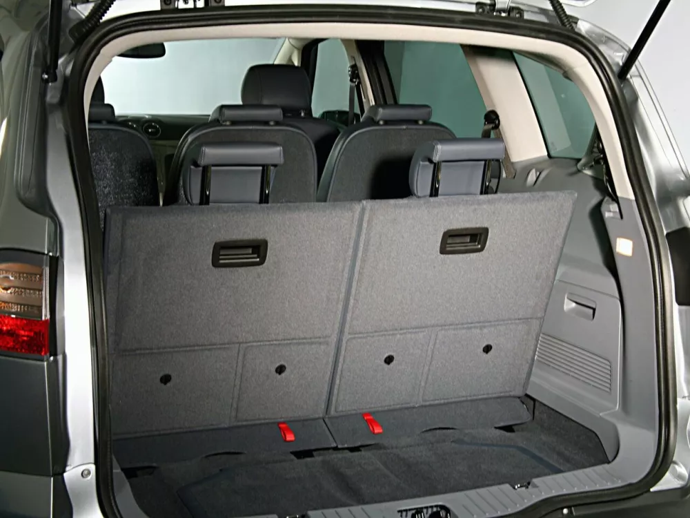 Автомобиль Ford S-MAX I Минивэн