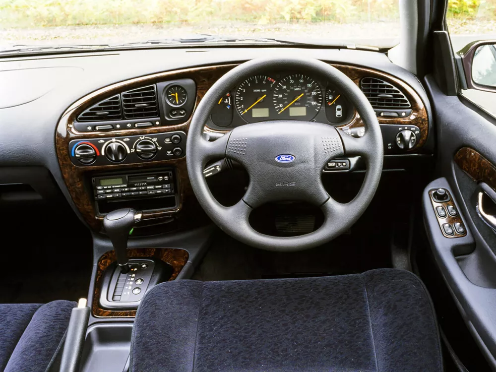 Автомобиль Ford Scorpio II Седан