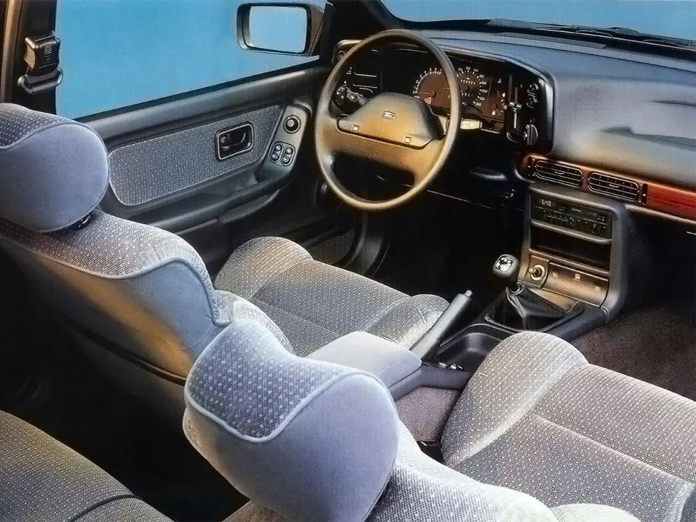 Автомобиль Ford Scorpio I Седан