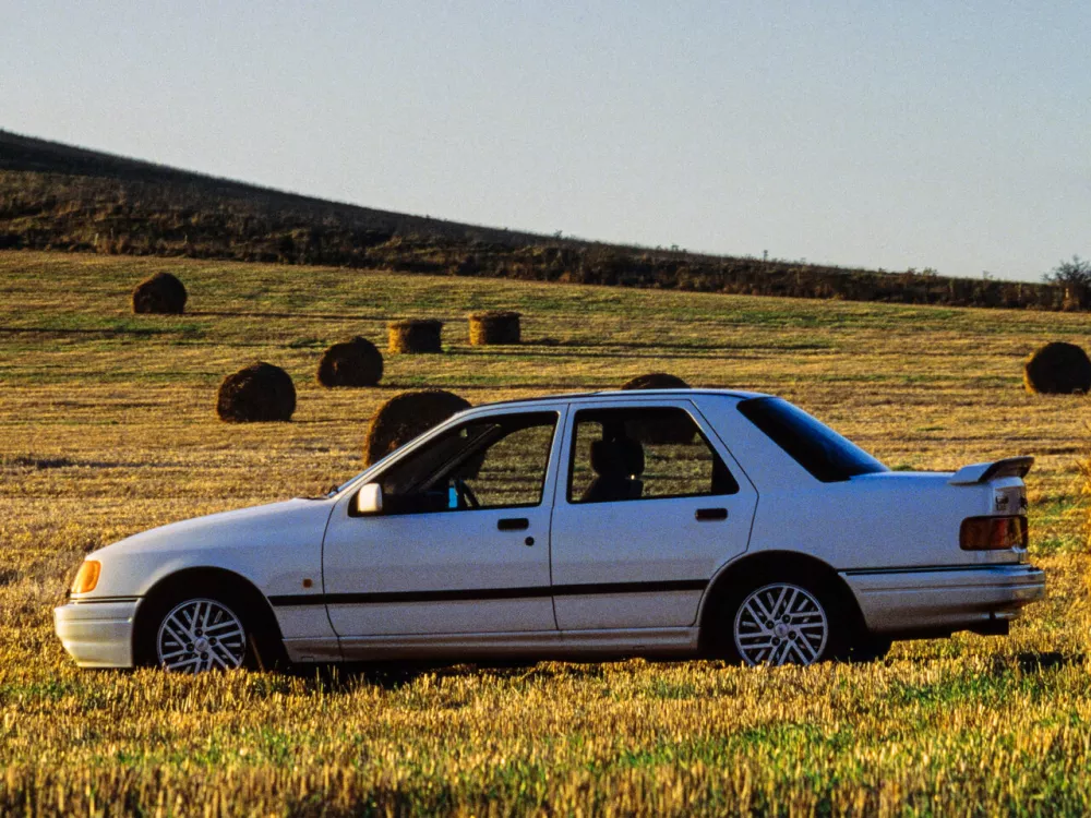 Автомобиль Ford Sierra I Рестайлинг Седан