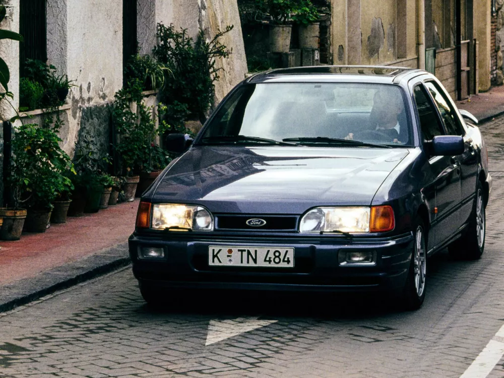 Автомобиль Ford Sierra I Рестайлинг Седан