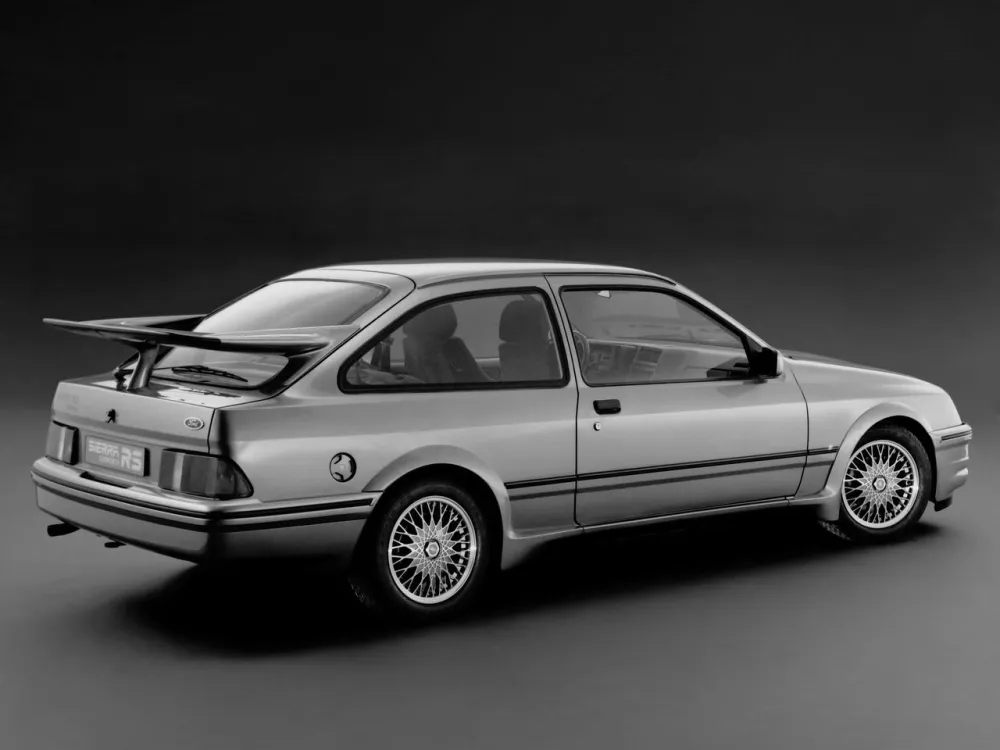 Автомобиль Ford Sierra I Хэтчбек (3 двери)