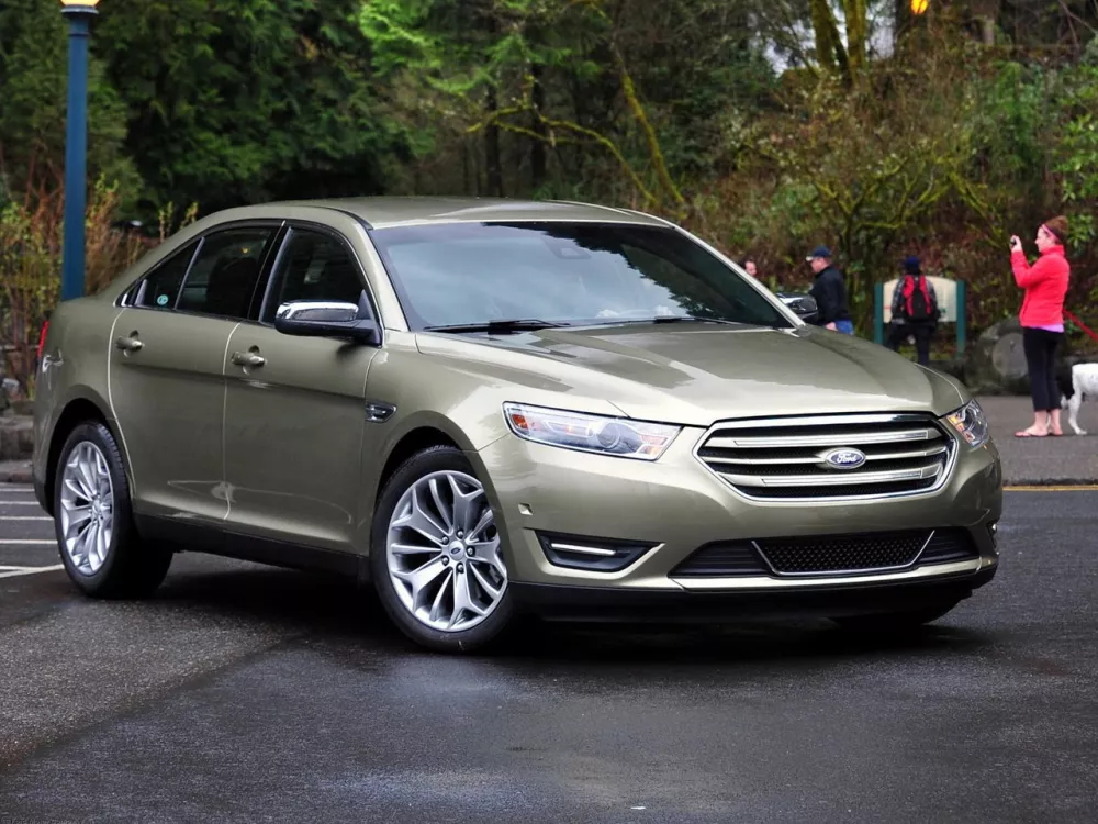 Автомобиль Ford Taurus VI Рестайлинг Седан