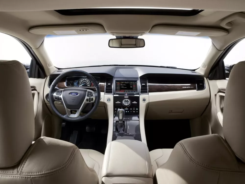 Автомобиль Ford Taurus VI Рестайлинг Седан