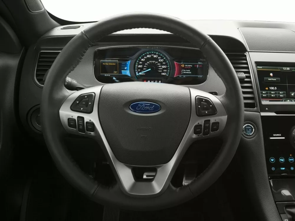 Автомобиль Ford Taurus VI Рестайлинг Седан