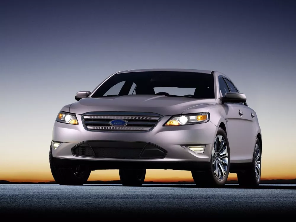 Автомобиль Ford Taurus VI Седан
