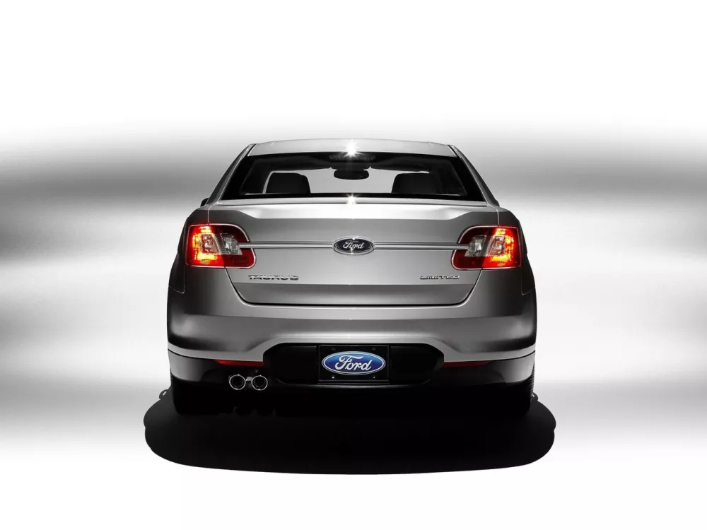 Автомобиль Ford Taurus VI Седан