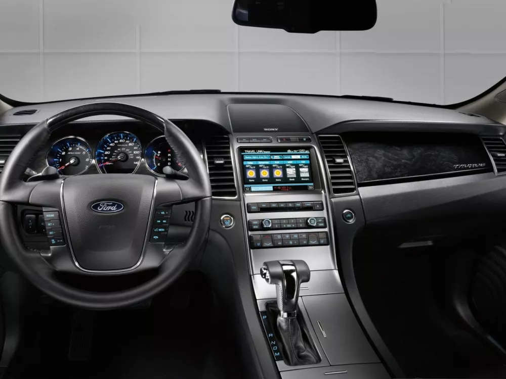 Автомобиль Ford Taurus VI Седан