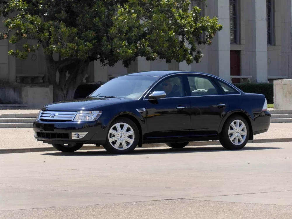 Автомобиль Ford Taurus V Седан