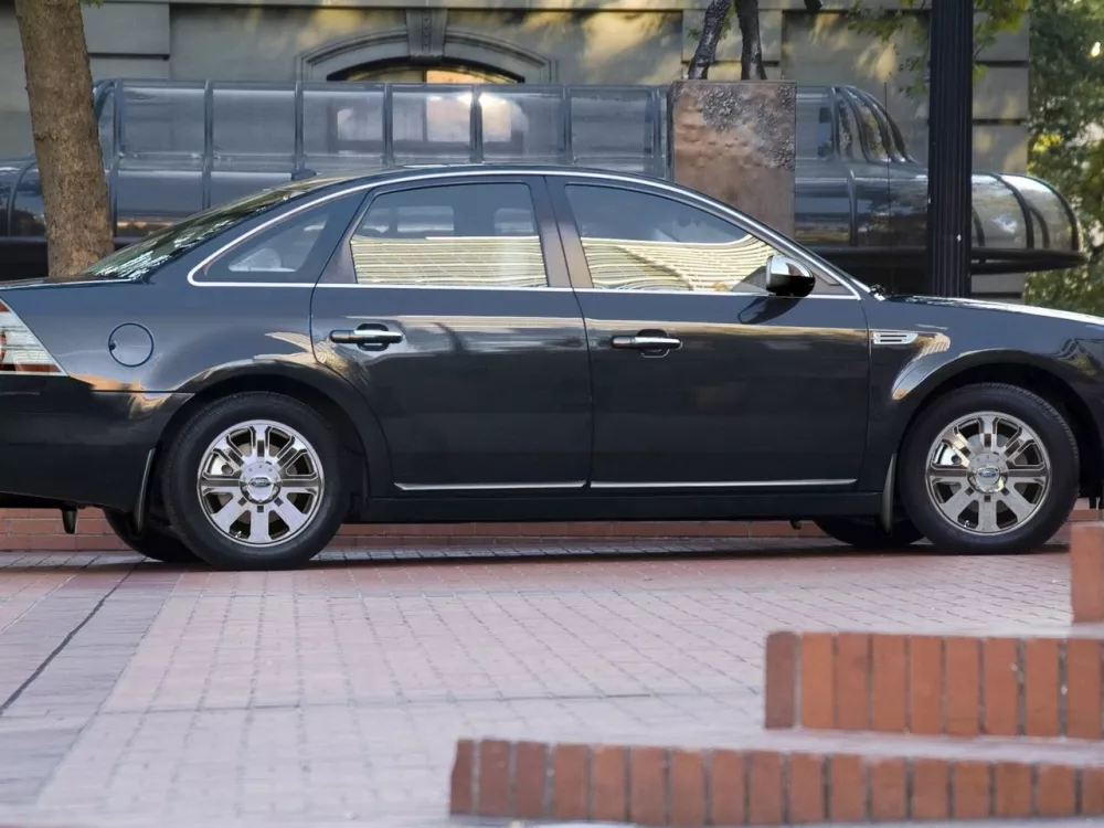 Автомобиль Ford Taurus V Седан