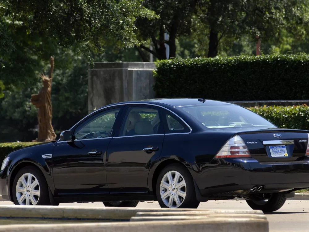 Автомобиль Ford Taurus V Седан