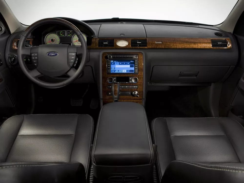 Автомобиль Ford Taurus V Седан