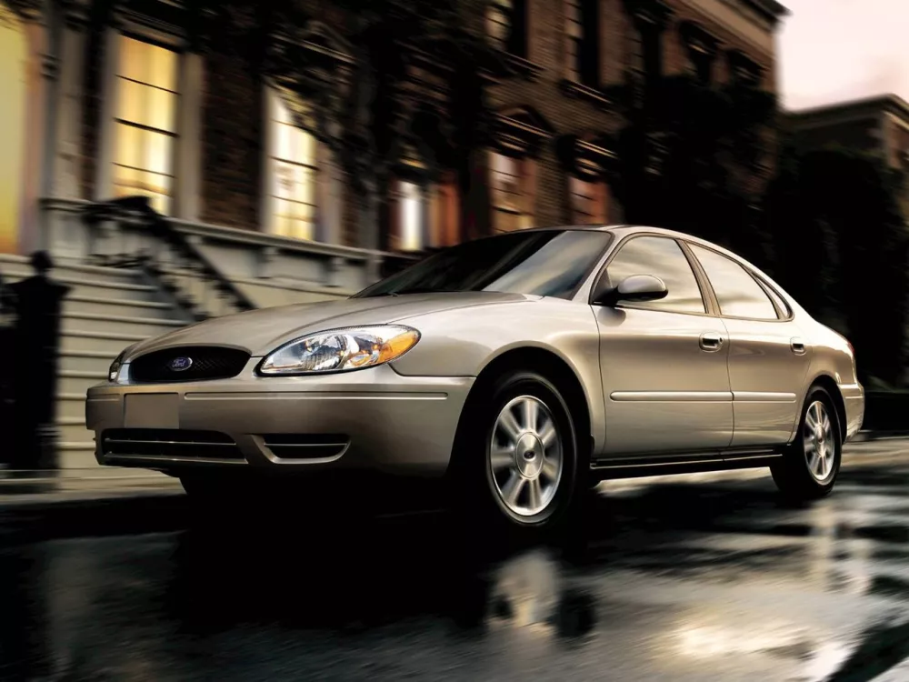 Автомобиль Ford Taurus IV Рестайлинг Седан