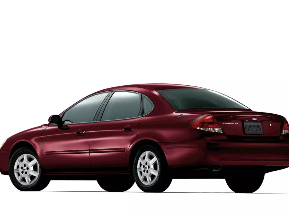 Автомобиль Ford Taurus IV Рестайлинг Седан