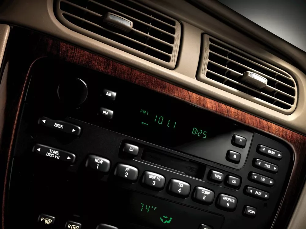 Автомобиль Ford Taurus IV Рестайлинг Седан
