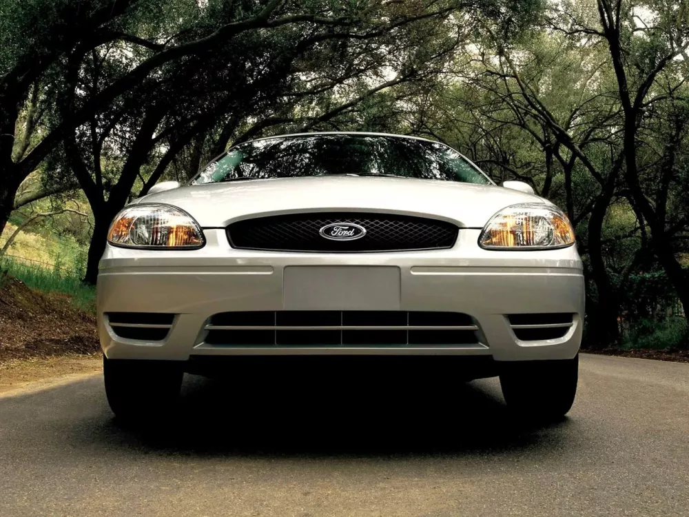 Автомобиль Ford Taurus IV Седан