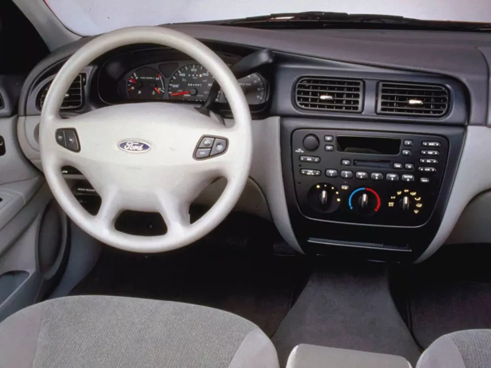 Автомобиль Ford Taurus IV Седан