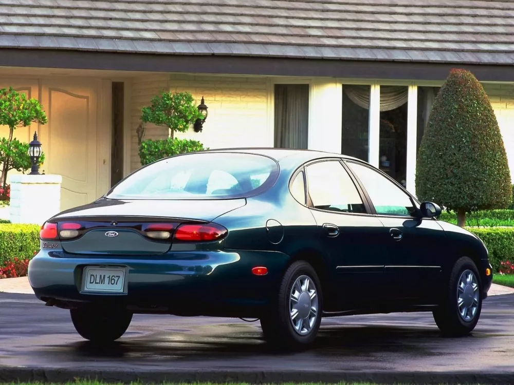 Автомобиль Ford Taurus III Седан