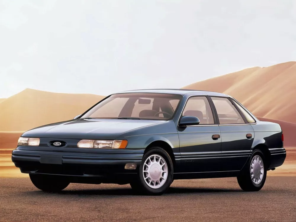 Автомобиль Ford Taurus II Седан