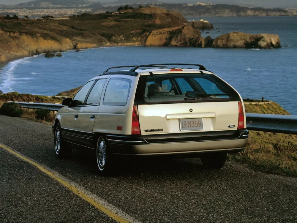 Автомобиль Ford Taurus I Универсал (5 дверей)