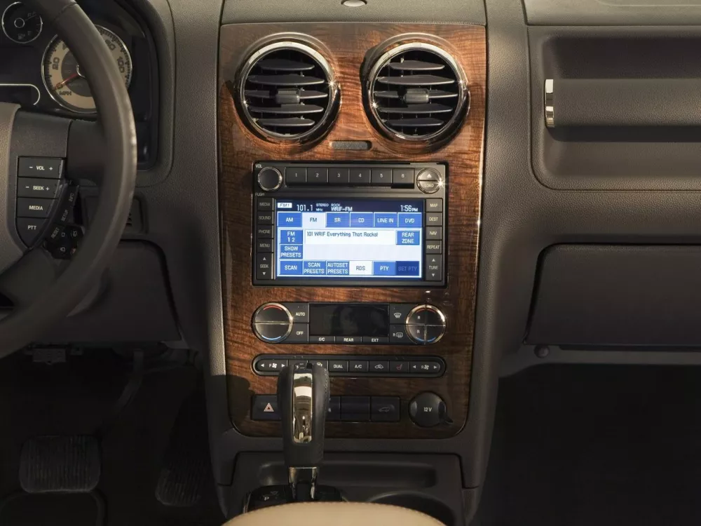 Автомобиль Ford Taurus X Внедорожник (5 дверей)