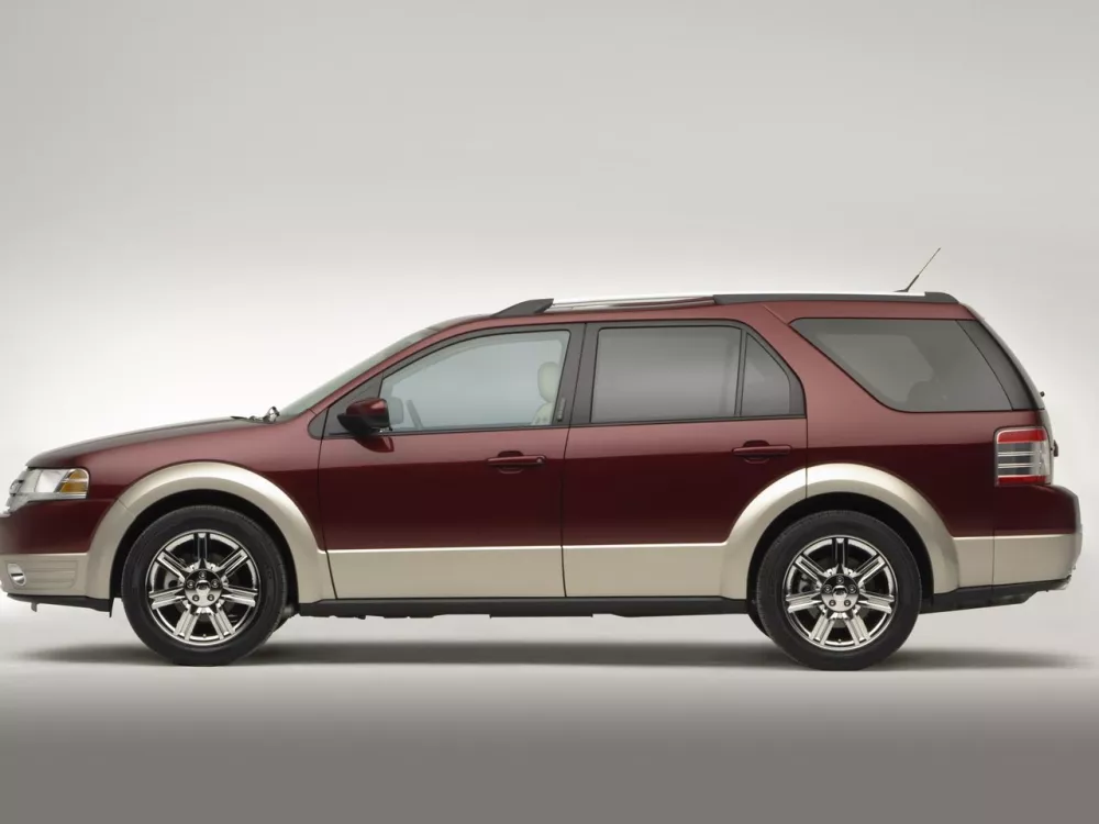 Автомобиль Ford Taurus X Внедорожник (5 дверей)