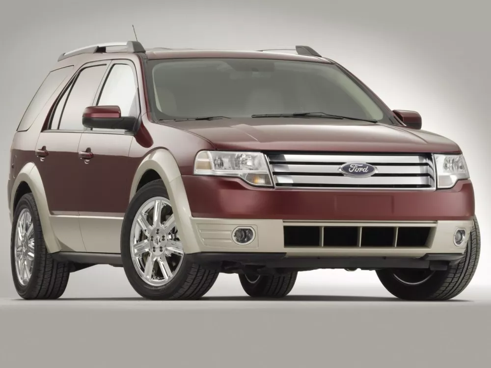 Автомобиль Ford Taurus X Внедорожник (5 дверей)