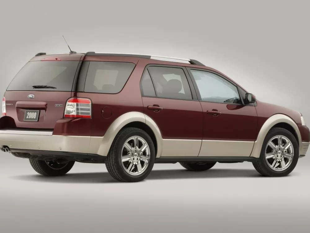 Автомобиль Ford Taurus X Внедорожник (5 дверей)