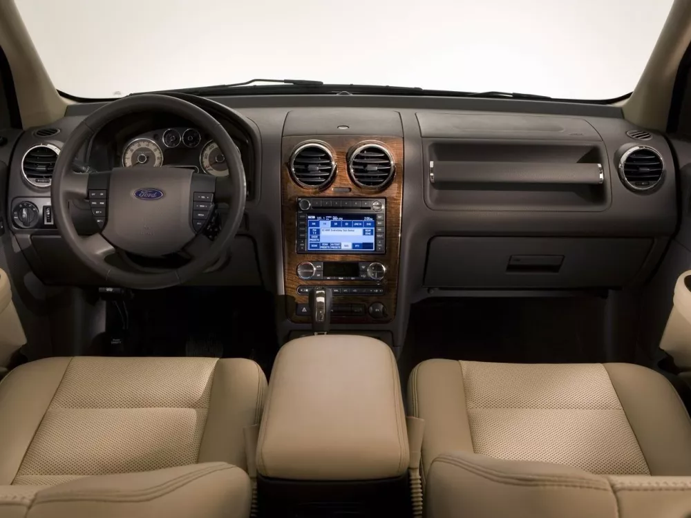 Автомобиль Ford Taurus X Внедорожник (5 дверей)
