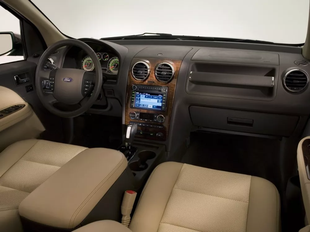 Автомобиль Ford Taurus X Внедорожник (5 дверей)