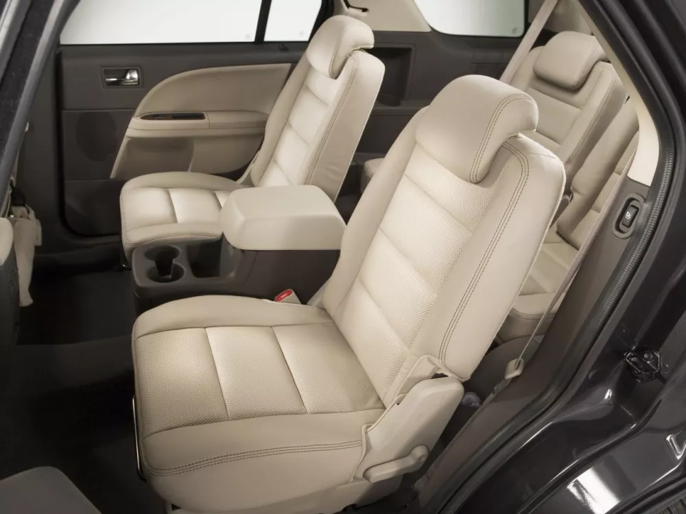 Автомобиль Ford Taurus X Внедорожник (5 дверей)