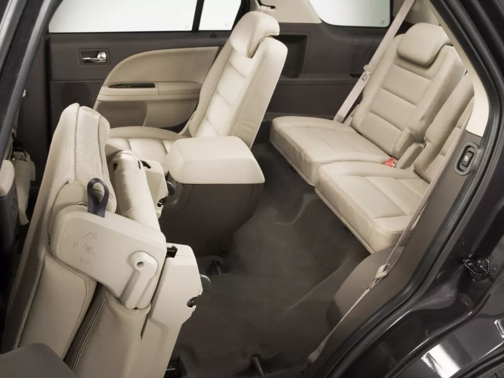 Автомобиль Ford Taurus X Внедорожник (5 дверей)