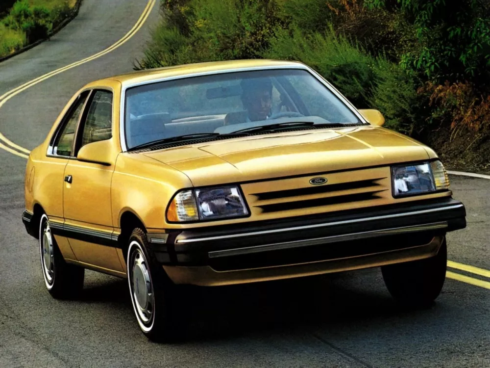 Автомобиль Ford Tempo Купе
