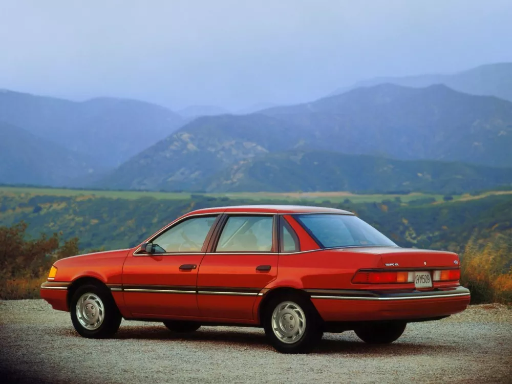Автомобиль Ford Tempo Седан