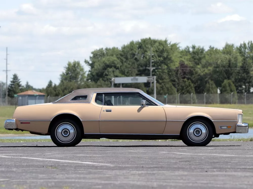 Автомобиль Ford Thunderbird VI Купе
