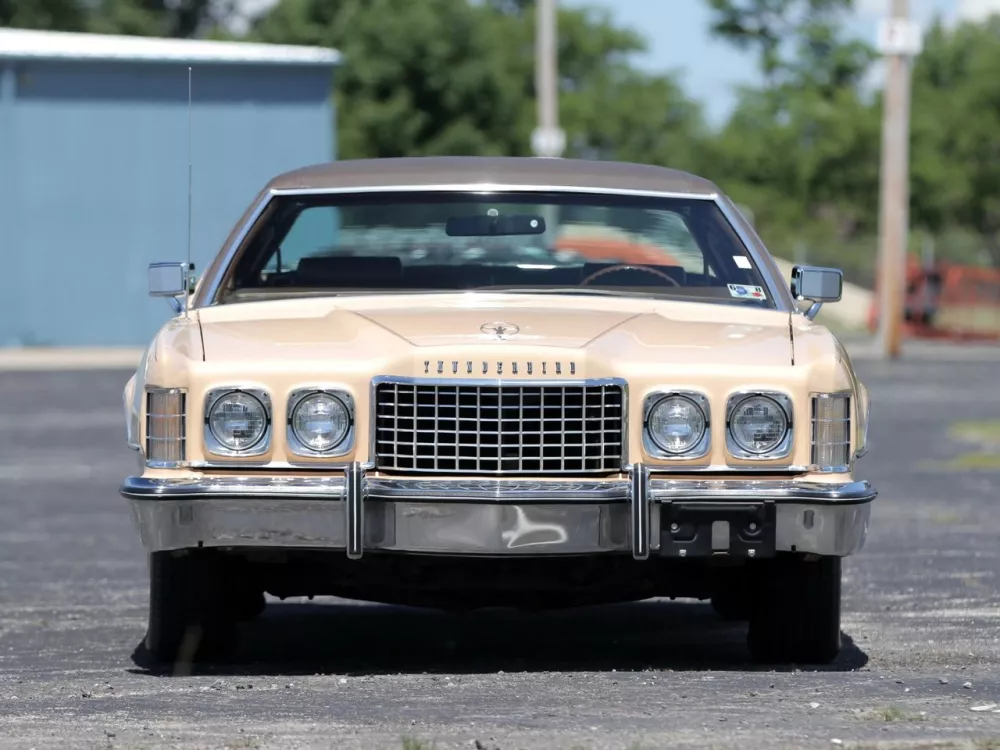 Автомобиль Ford Thunderbird VI Купе