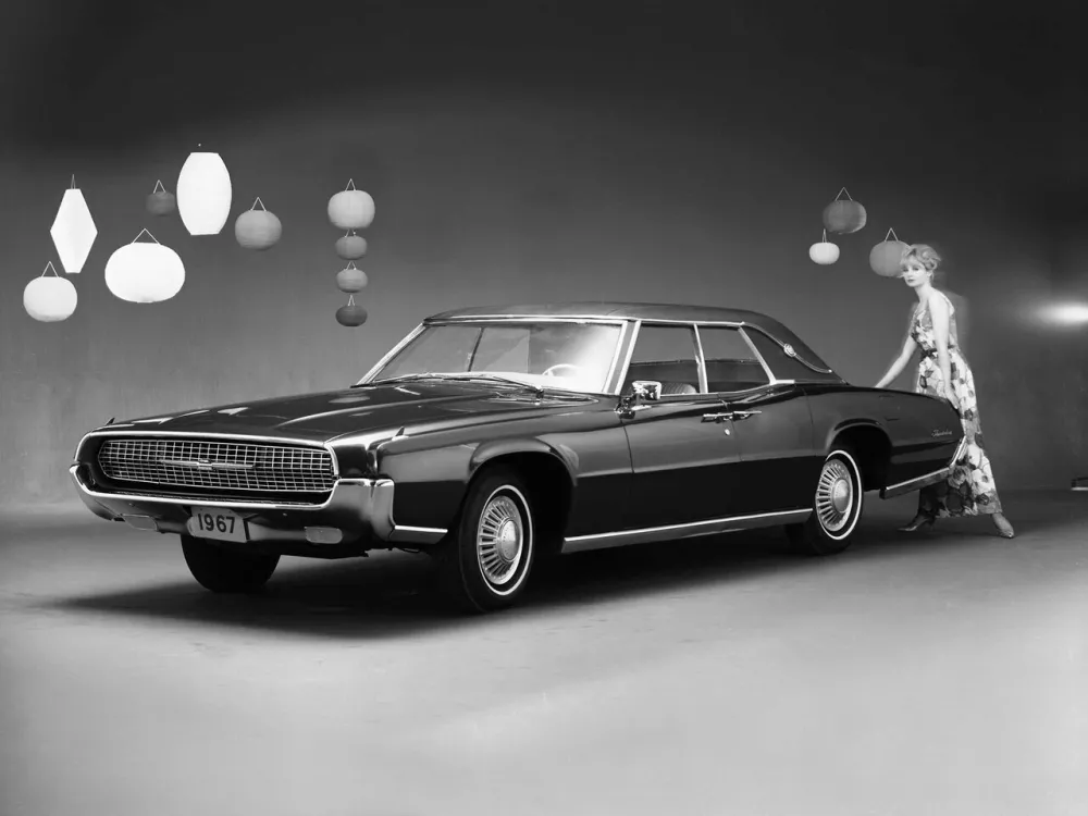Автомобиль Ford Thunderbird V Седан-хардтоп