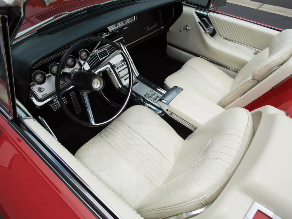 Автомобиль Ford Thunderbird IV Кабриолет