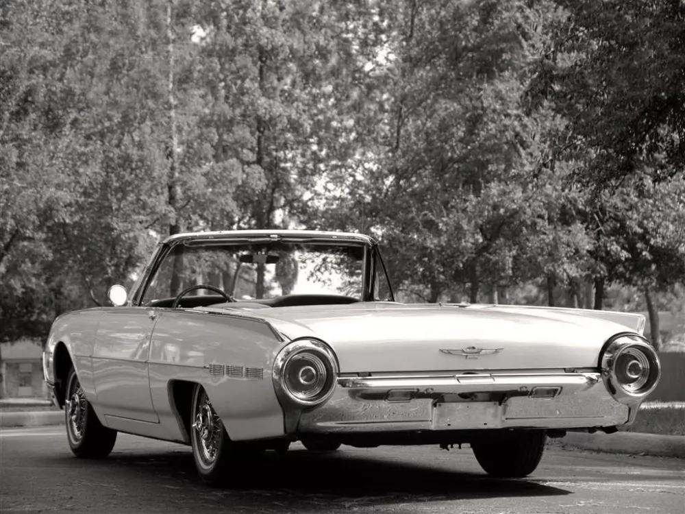 Автомобиль Ford Thunderbird III Кабриолет