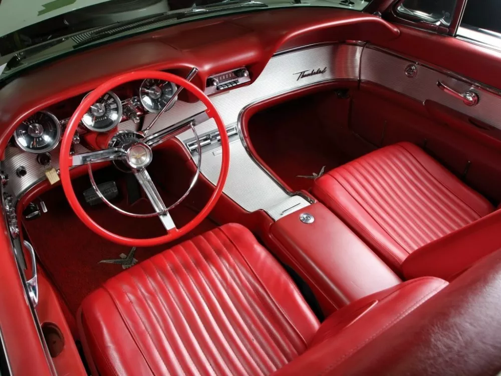 Автомобиль Ford Thunderbird III Кабриолет