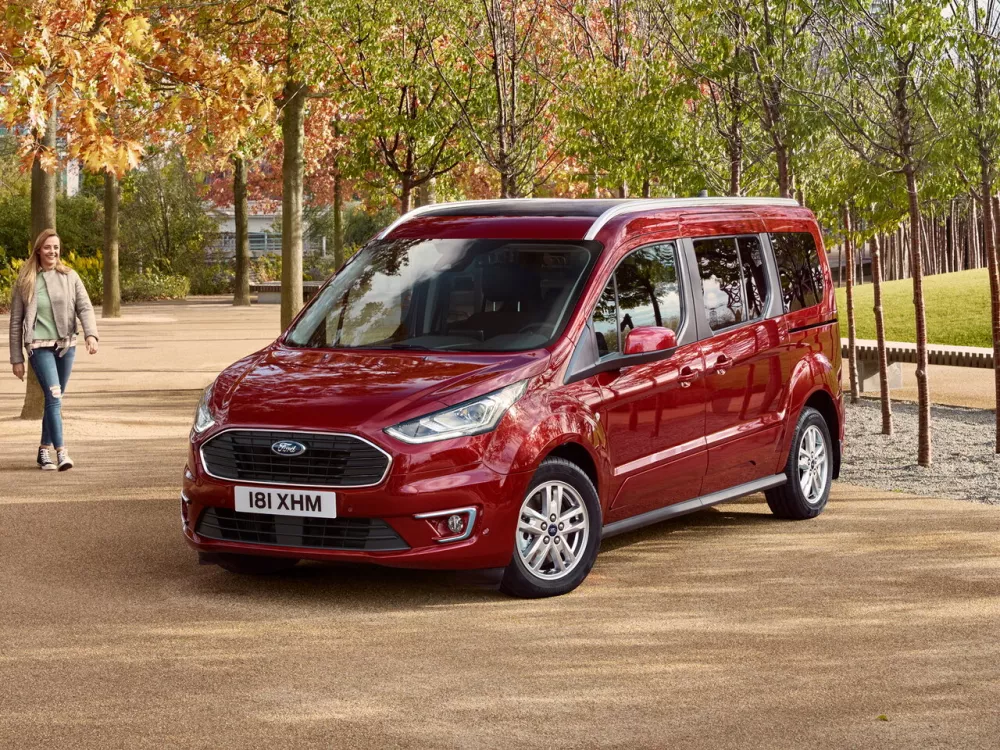 Автомобиль Ford Tourneo Connect II Рестайлинг Компактвэн Grand