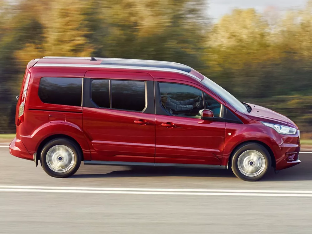 Автомобиль Ford Tourneo Connect II Рестайлинг Компактвэн Grand