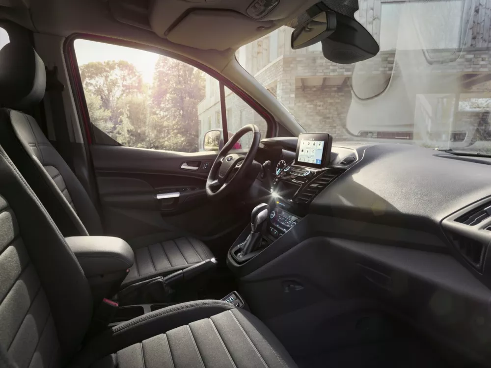 Автомобиль Ford Tourneo Connect II Рестайлинг Компактвэн Grand