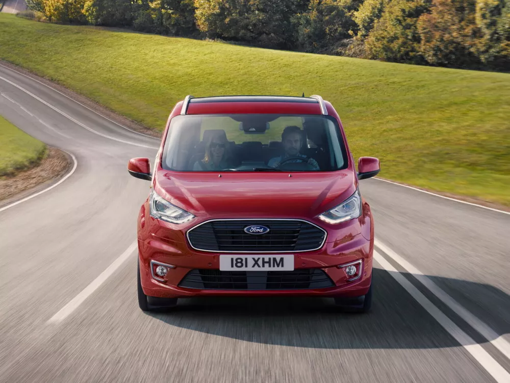Автомобиль Ford Tourneo Connect II Рестайлинг Компактвэн
