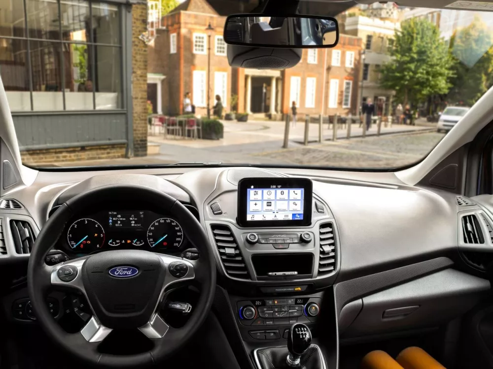 Автомобиль Ford Tourneo Connect II Рестайлинг Компактвэн