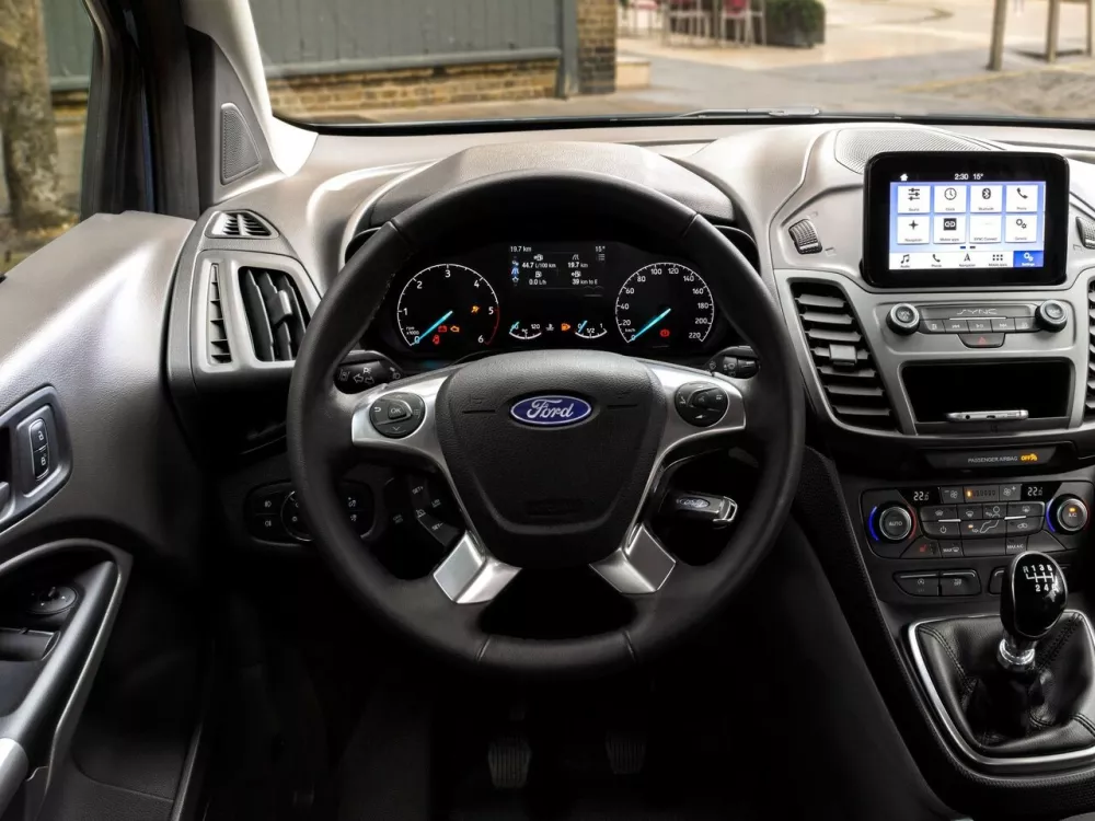 Автомобиль Ford Tourneo Connect II Рестайлинг Компактвэн